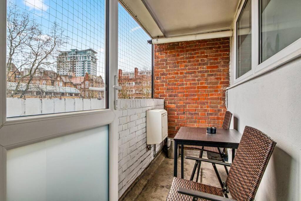 Peaceful 2-Bed South Bank Apartment Londra Exterior foto