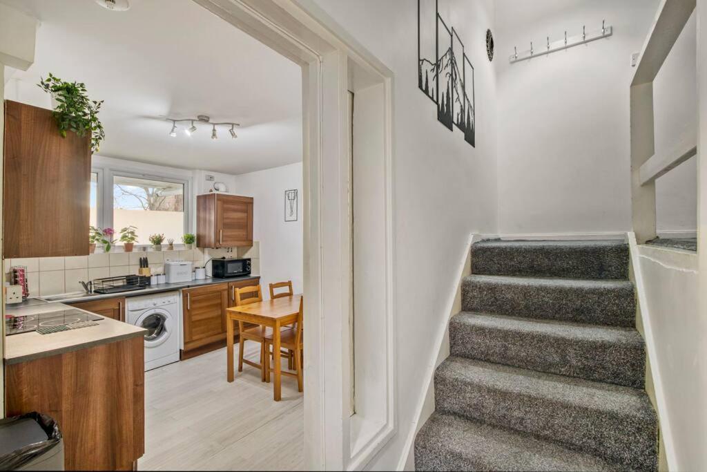 Peaceful 2-Bed South Bank Apartment Londra Exterior foto